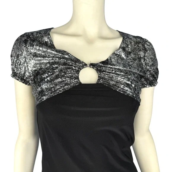Y2K Keyhole Top Women's L Black‎ Silver Metallic Ring Accent Short Sleeve Club - Picture 3 of 11